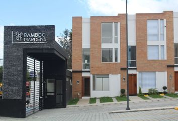 Casa en  Pomasqui Plaza, Manuel Cordova Galarza, Quito, Ecuador