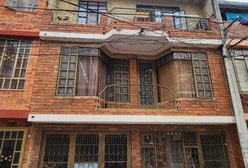 Casa en  Calle 16 #12b-15, Mosquera, Cundinamarca, Colombia