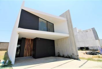 Casa en  Valle Imperial, Antiguo Camino A Copalita, Zapopan, Jalisco, México