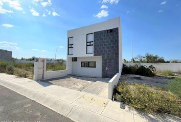 Casa en  Zákia Querétaro, Paseos De Zakia Poniente, Santiago De Querétaro, Querétaro, México