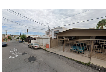 Casa en  Calle La Salle, Lomas La Salle I Y Ii, La Cañada, Chihuahua, México