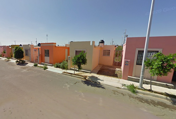 Casa en  Av. Magnolia, Valle Elizondo, 88295 Nuevo Laredo, Tamps., México