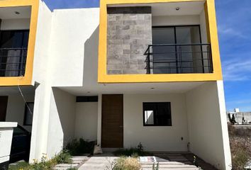 Casa en fraccionamiento en  Cto. Lago Red 303, San Luis Potosí, México