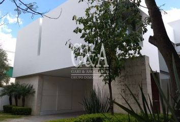Casa en  Cerrada De Los Arcángeles, Valle Real, Zapopan, Jalisco, México