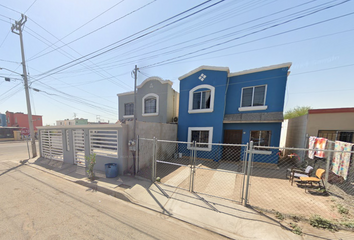 Casa en  Avenida Bedar, Mexicali, Baja California, México