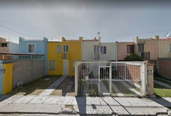 4 casas en remate bancario en venta en Las Arboledas, Celaya 