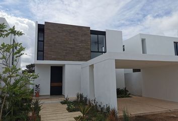 Casa en  Fiora Residencial, Tablaje, Cholul, Mérida, Yucatán, México