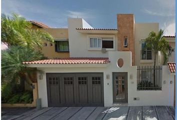 Casa en  Melchor Ocampo 184, Díaz Ordaz, 48310 Puerto Vallarta, Jalisco, México