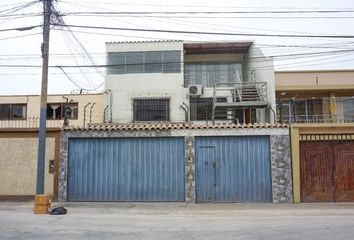 Oficina en  Calle Urubamba 307-399, Cuadra 3, Ur. Oscar R. Benavides, Lima, 15081, Per