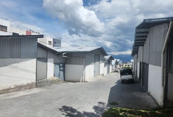 Bodega-Galpon en  De Los Cholanes, Quito, Ecuador