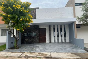 Casa en fraccionamiento en  Calle Arco Pertinax 1606, La Cima, Zapopan, Jalisco, México