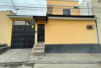 Casa en  Santa Adriana, Guayaquil, Ecuador