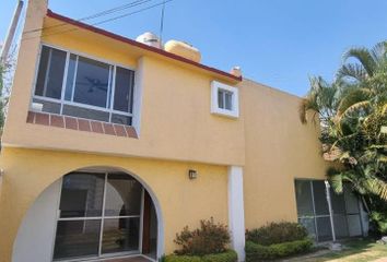 Casa en fraccionamiento en  Jardines De Acapatzingo, Cuernavaca, Morelos
