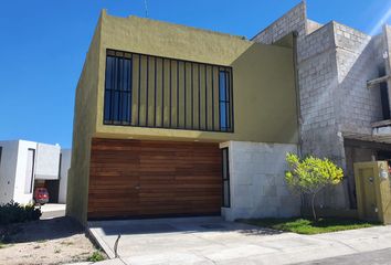 Casa en  Paseo De Zinnia Poniente, Zakia, Querétaro, México