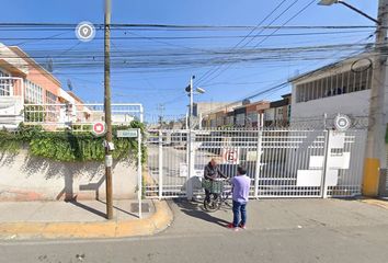 Casa en  Calle Bosques De Portugal, Los Heroes Tecamac, Ciudad De México, Estado De México, México