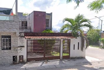 Casa en  Calle Av. 137 11, Cancún, Quintana Roo, México