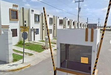 Casa en condominio en  Calle Begoñas, Villa Florida Sector B, Vista Hermosa, Reynosa, Tamaulipas, México