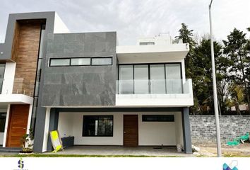 Casa en fraccionamiento en  Boulevard Zapoteca, Lomas De Zavaleta, Puebla, 72150, Mex