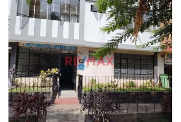 Local comercial en  Av. Julio César Tello 815, Lince, Perú