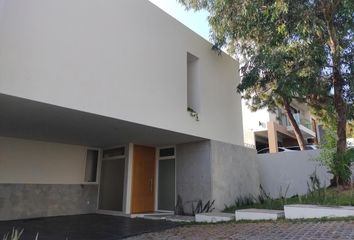 Casa en  Diana Natura Residencial, Pinar De La Venta, Jalisco, México