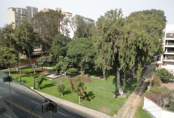 Departamento en  Calle Las Flores 300, San Isidro, Perú
