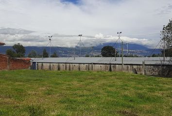 Terreno Comercial en  Subcentro De Salud Jatumpungo, Sangolquí, Ecuador
