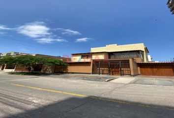Casa en  Jr. César Vallejo, Surco, Perú