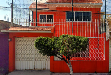 Casa en  Jardines De Morelos Sección Bosques, Ecatepec De Morelos