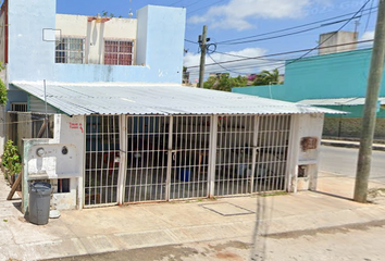 Casa en  Paseos Kabah, Calle Francisco Javier Mina Sm 224 Mz 6 Lt 3, 3ra Etapa, Cancún, Quintana Roo, México