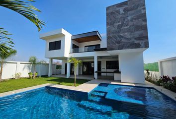 Casa en  Lomas De Cocoyoc, Fraccionamiento Lomas De Cocoyoc, Morelos, México