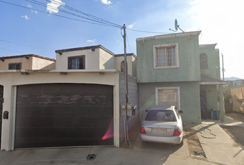 Casa en  Calle Manelich, Tecate, Baja California, México