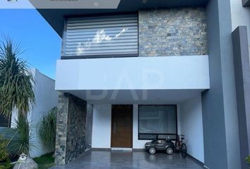 Casa en  El Mayorazgo Residencial, Esq. Blvd. Del Mayorazgo, Boulevard Aeropuerto, Campestre San Jose, León, Guanajuato, México