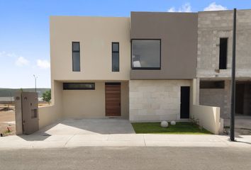 Casa en fraccionamiento en  La Reserva Valle De Juriquilla, Avenida Los Portones, Santiago De Querétaro, Querétaro, México