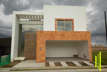 Casa en fraccionamiento en  Boulevard De Los Volcanes, Lomas De Angelópolis, Puebla, México