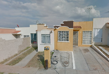 Casa en fraccionamiento en  Cedro Oriente 103, Paseo De Las Cañadas, Jalisco, México
