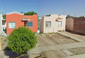 Casa en fraccionamiento en  Zacarías Ochoa, Nuevo Orizonte, Los Mochis, Sinaloa, México