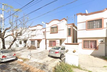 Casa en  Pez Volador, Jardines Del Mezquital, 66445 San Nicolás De Los Garza, N.l., México