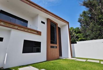 Casa en  Altos De Oaxtepec, Oaxtepec, Morelos, México