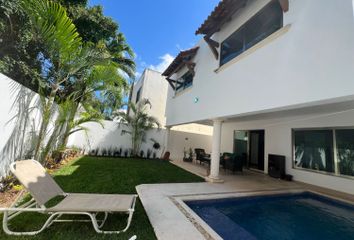 Casa en condominio en  Residencial Cumbres, Calle Monte Vinsón, Cancún, Quintana Roo, México