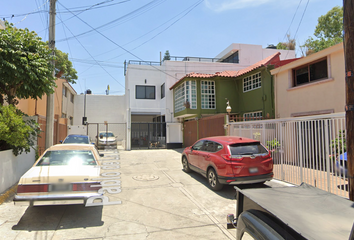 Casa en  Pablo De La Llave 3, Cd. Satélite, 53100 Naucalpan De Juárez, Méx., México