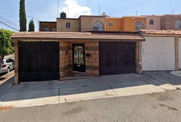 Casa en  Calle Benedictinos 2, Mision De San Carlos, Candiles, Querétaro, México