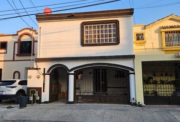 Casa en  Los Cipreses, Los Cipreses 4to Sector, San Nicolás De Los Garza, Nuevo León, México