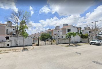 3 casas en remate bancario en venta en Supermanzana 211, Cancún 