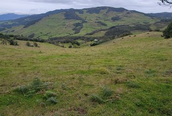 Terreno Comercial en  Guachapala, Ecuador