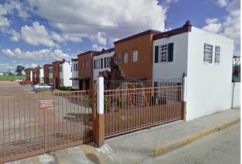 Casa en fraccionamiento en  Av. Jorge Jiménez Cantú 92, El Laurel, 54938 San Pablo De Las Salinas, Méx., México