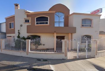 Casa en fraccionamiento en  Valle Dorado, Ensenada