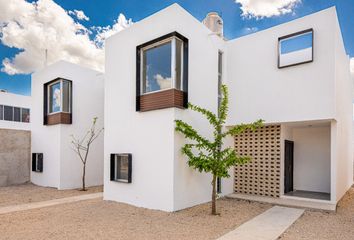 Casa en  Nuevo Oriente Amaneceres, Calle 67, Kanasín, Yucatán, México