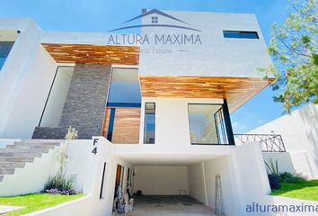 Casa en condominio en  Puerta Las Lomas Condominio, Avenida Universidad, Fracc. Puerta Las Lomas, Zapopan, Jalisco, México