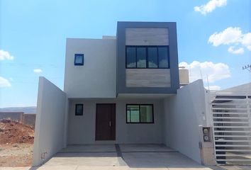 Casa en fraccionamiento en  Fraccionamiento Cañada De La Laguna Ii, Circuito La Cañada, Zacatecas, México