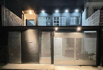 Casa en  Venta De Empanadas, Calle Lombardo Toledano, Lombardo Toledano, Cancún, Benito Juárez, Quintana Roo, 77526, Mex